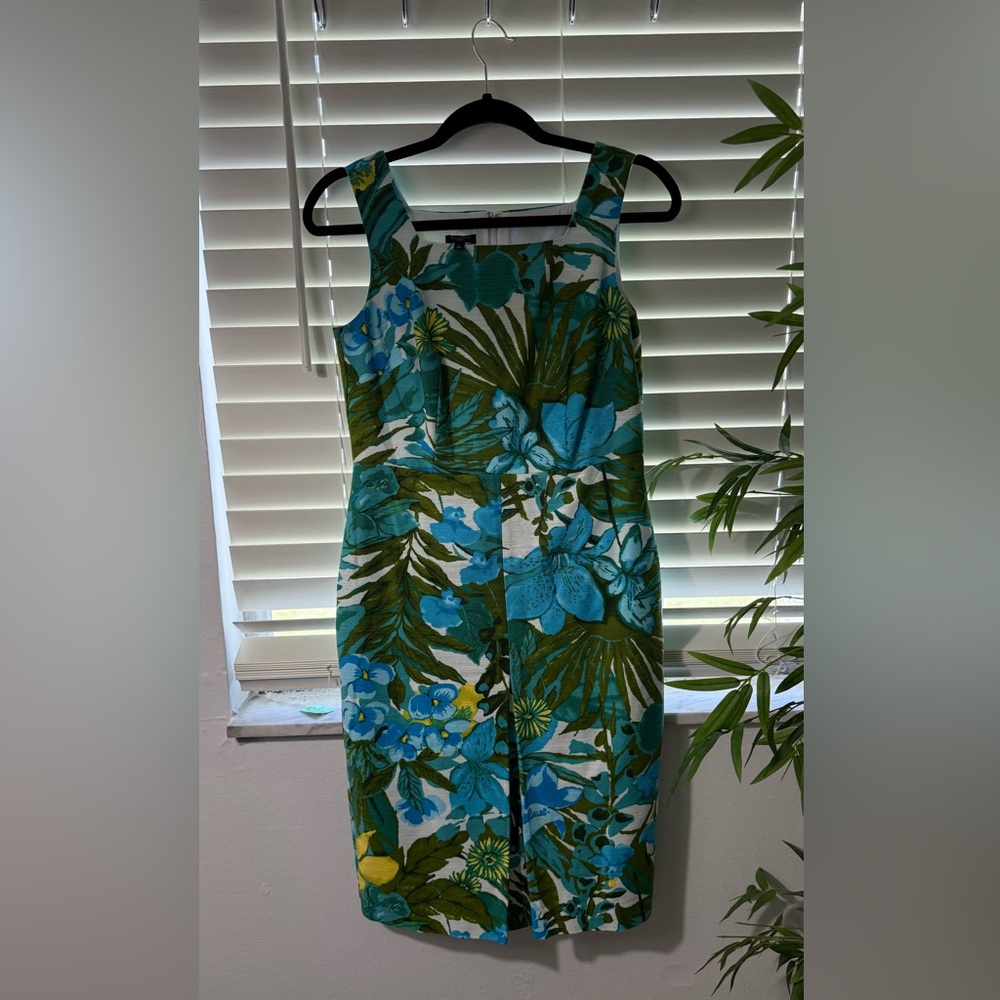 🌺 TALBOTS  Tropical Dress – Elegance and Freshness in One Look 🌿